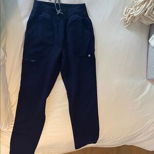 Figs yola high waisted 2.0 skinny scrub pants size small